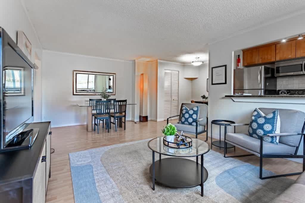 Vibrant Downtown, King Bed, Work Desk & Kitchen Villa Seattle Exterior photo