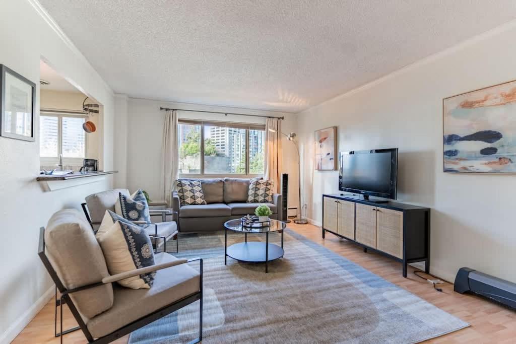 Vibrant Downtown, King Bed, Work Desk & Kitchen Villa Seattle Exterior photo